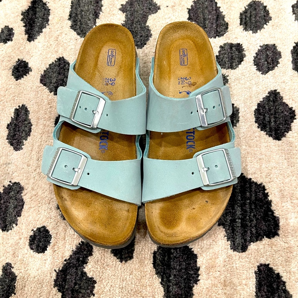 Women’s Birkenstock sandals SIZE 39 (8-8.5)